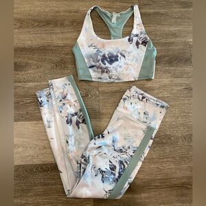 Forever 21 workout set leggings sports bra gray sage green print XS